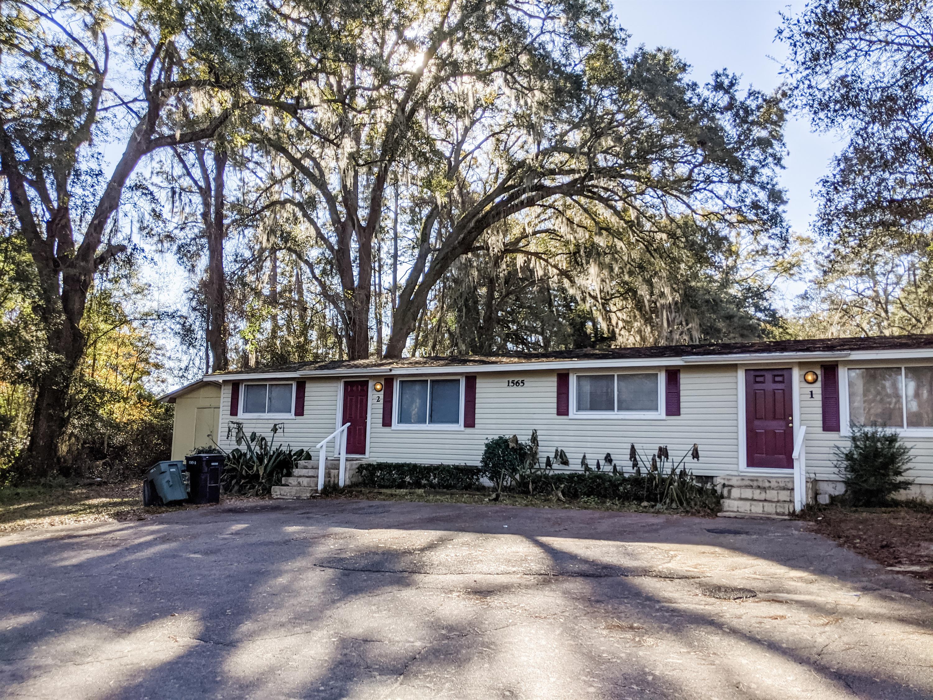 1565 Coombs Drive - 1